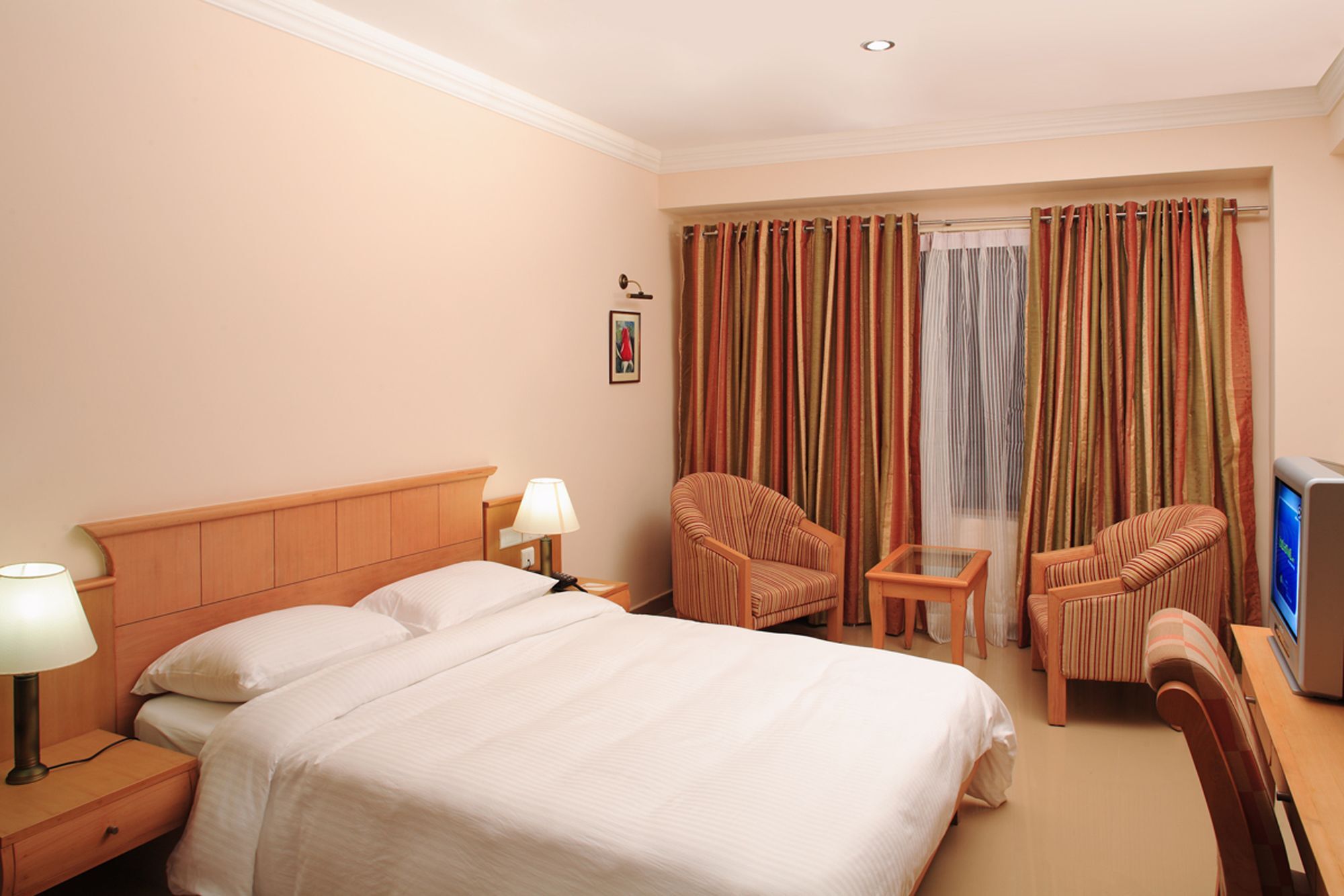 The Dunes Continental Hotel Edapalli Room photo